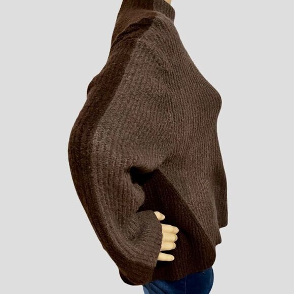 Prologue Oversized Boxy Crop Sweater - Picture 4 of 11